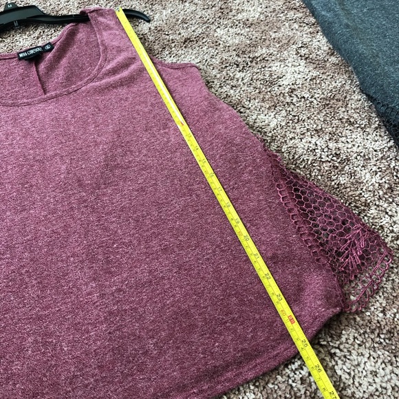 Bundle of 2 Laced Tank Tops - Picture 4 of 6